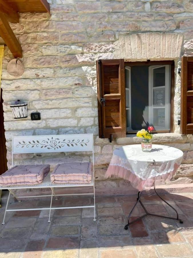 B&B Il Poggetto Serra SantʼAbbondio Exterior foto