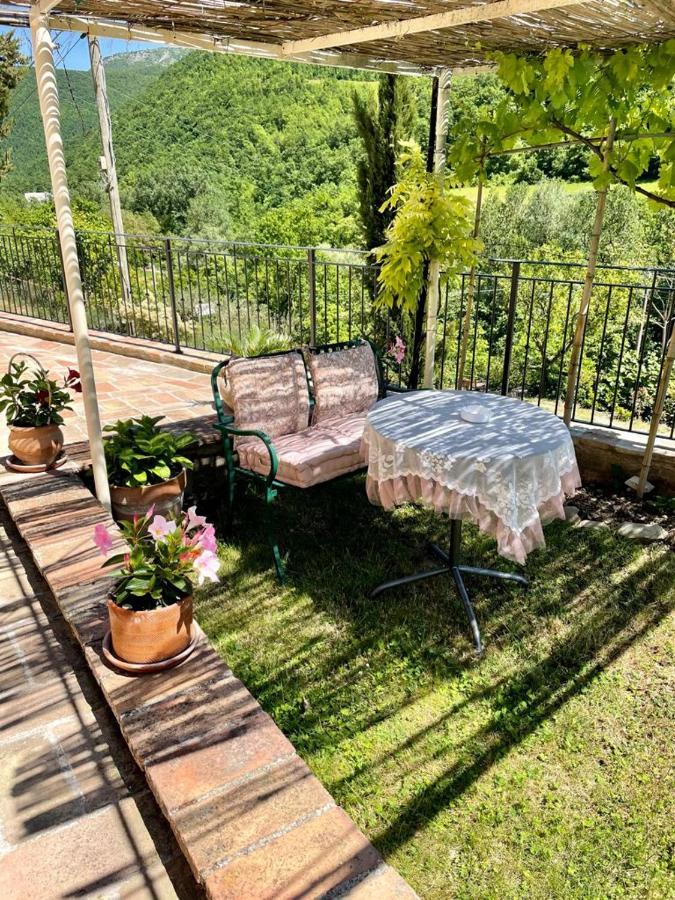 B&B Il Poggetto Serra SantʼAbbondio Exterior foto