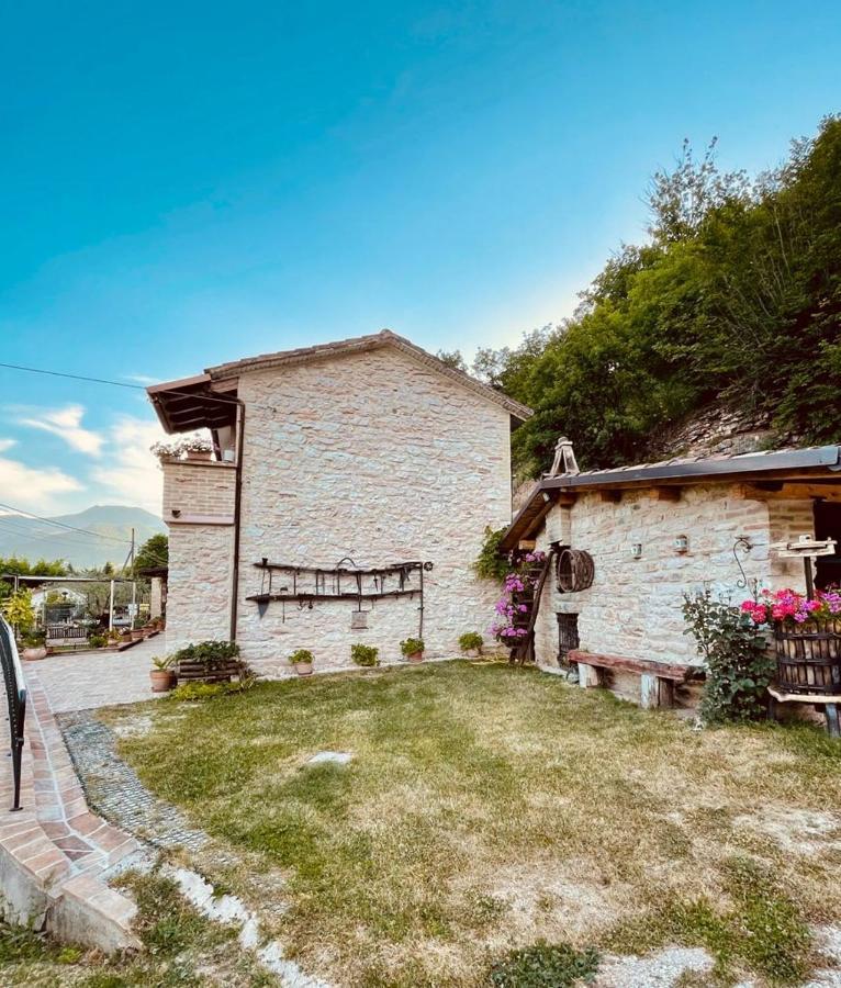 B&B Il Poggetto Serra SantʼAbbondio Exterior foto