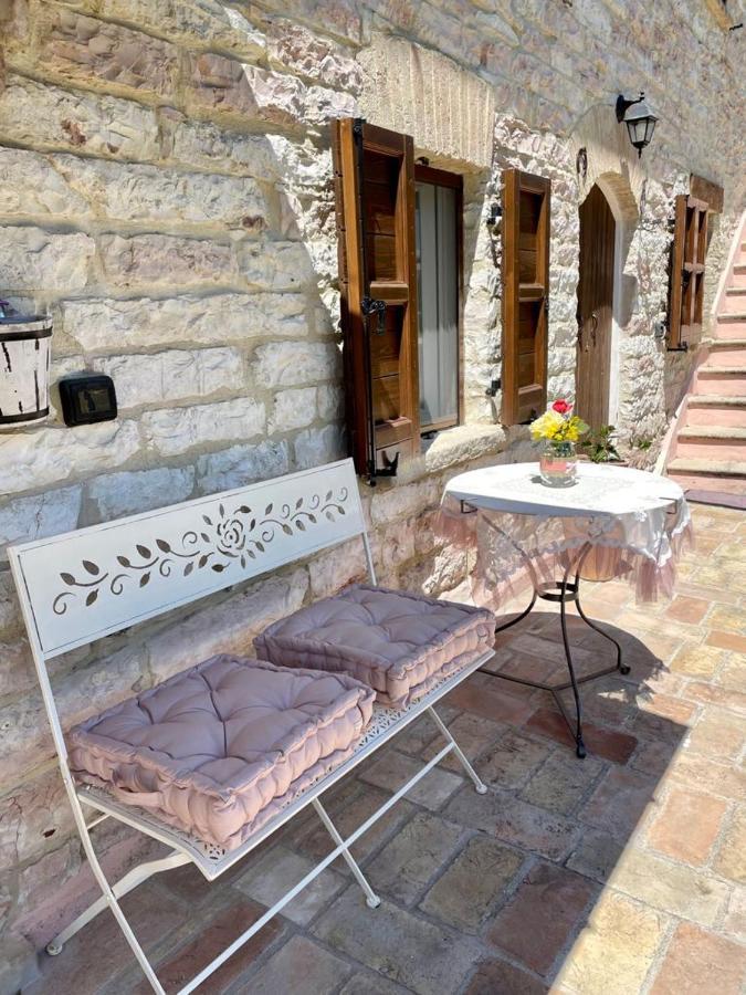 B&B Il Poggetto Serra SantʼAbbondio Exterior foto