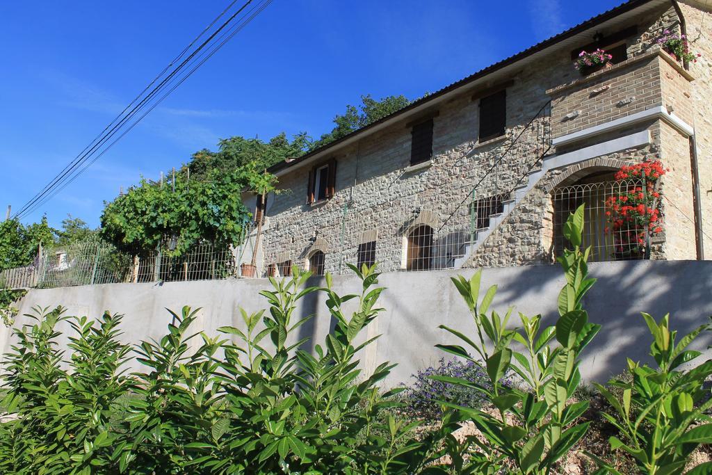 B&B Il Poggetto Serra SantʼAbbondio Exterior foto