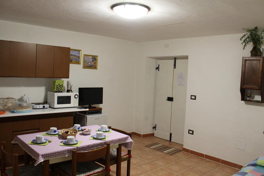 B&B Il Poggetto Serra SantʼAbbondio Exterior foto