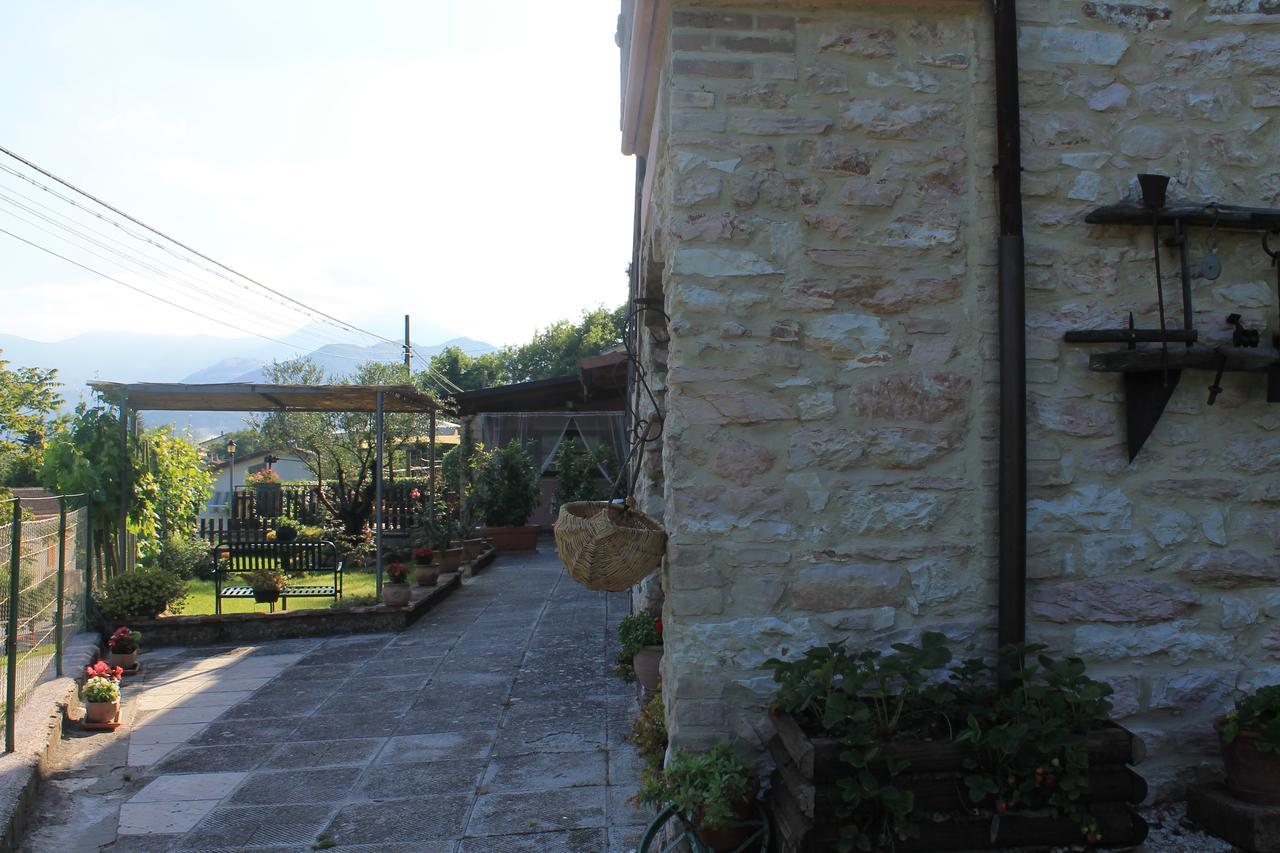 B&B Il Poggetto Serra SantʼAbbondio Exterior foto